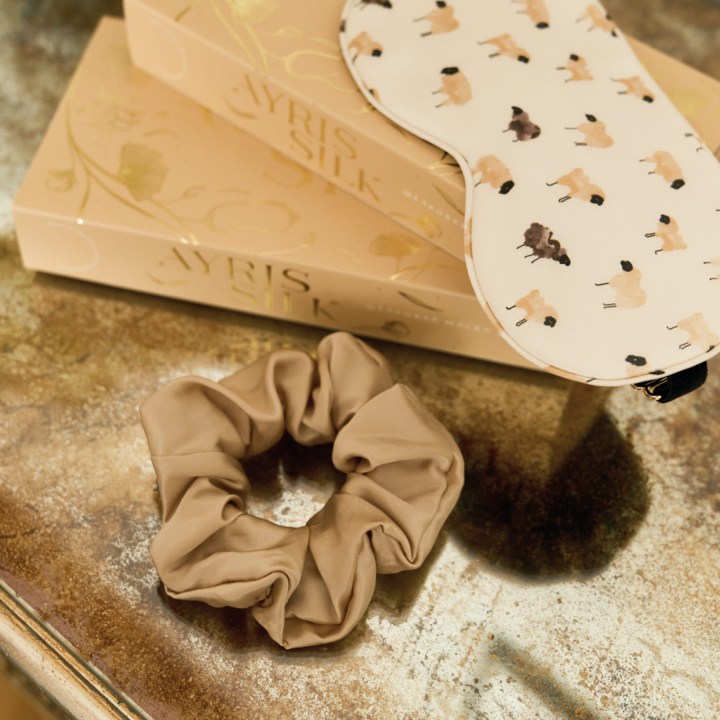 Шелковая маска для сна